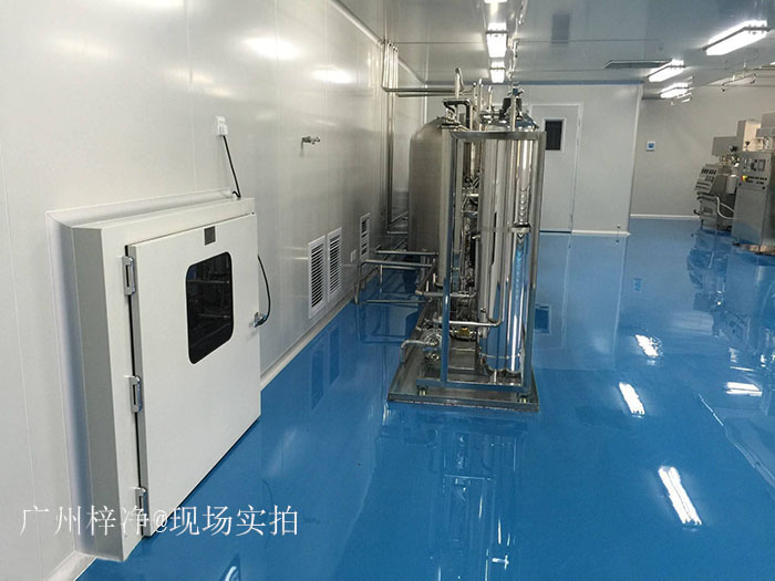 百級無塵車間配備FFU、高效送風口、高效過濾器（HEPA）、空氣處理機組（AHU）傳遞窗等凈化設備，確保車間空氣質(zhì)量。